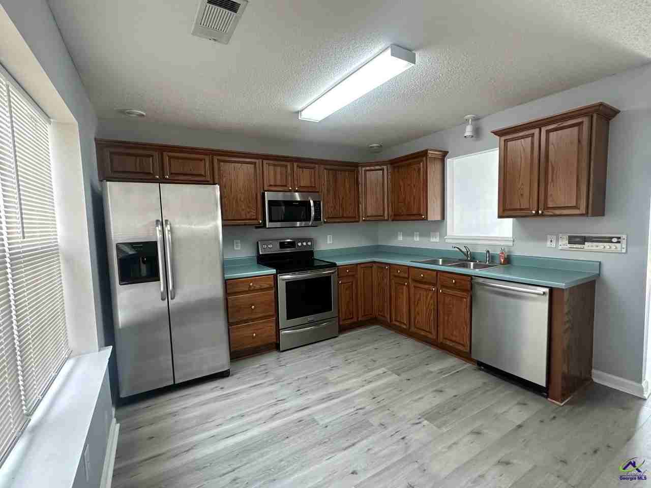 56 Skyway Dr - Photo 7 of 20