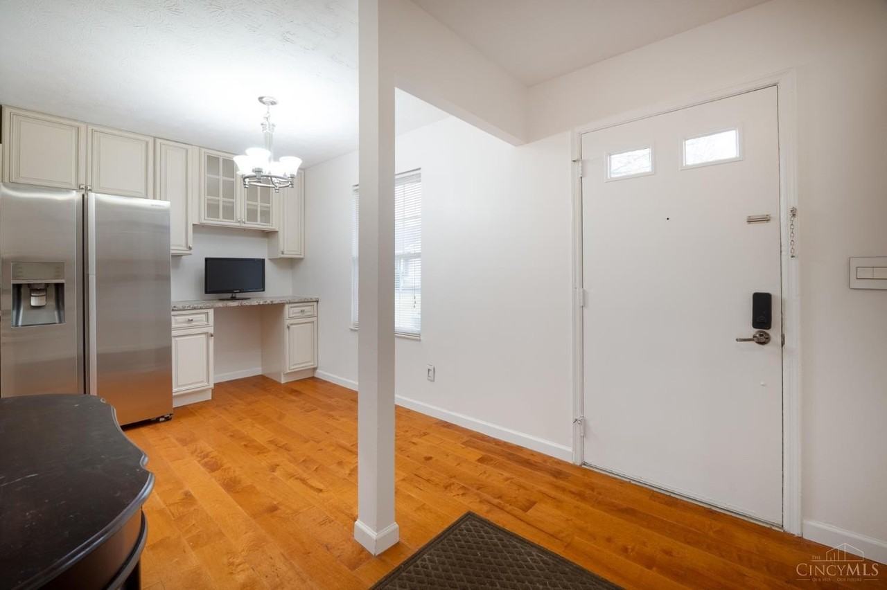 10891 Ponds Ln - Photo 4 of 37