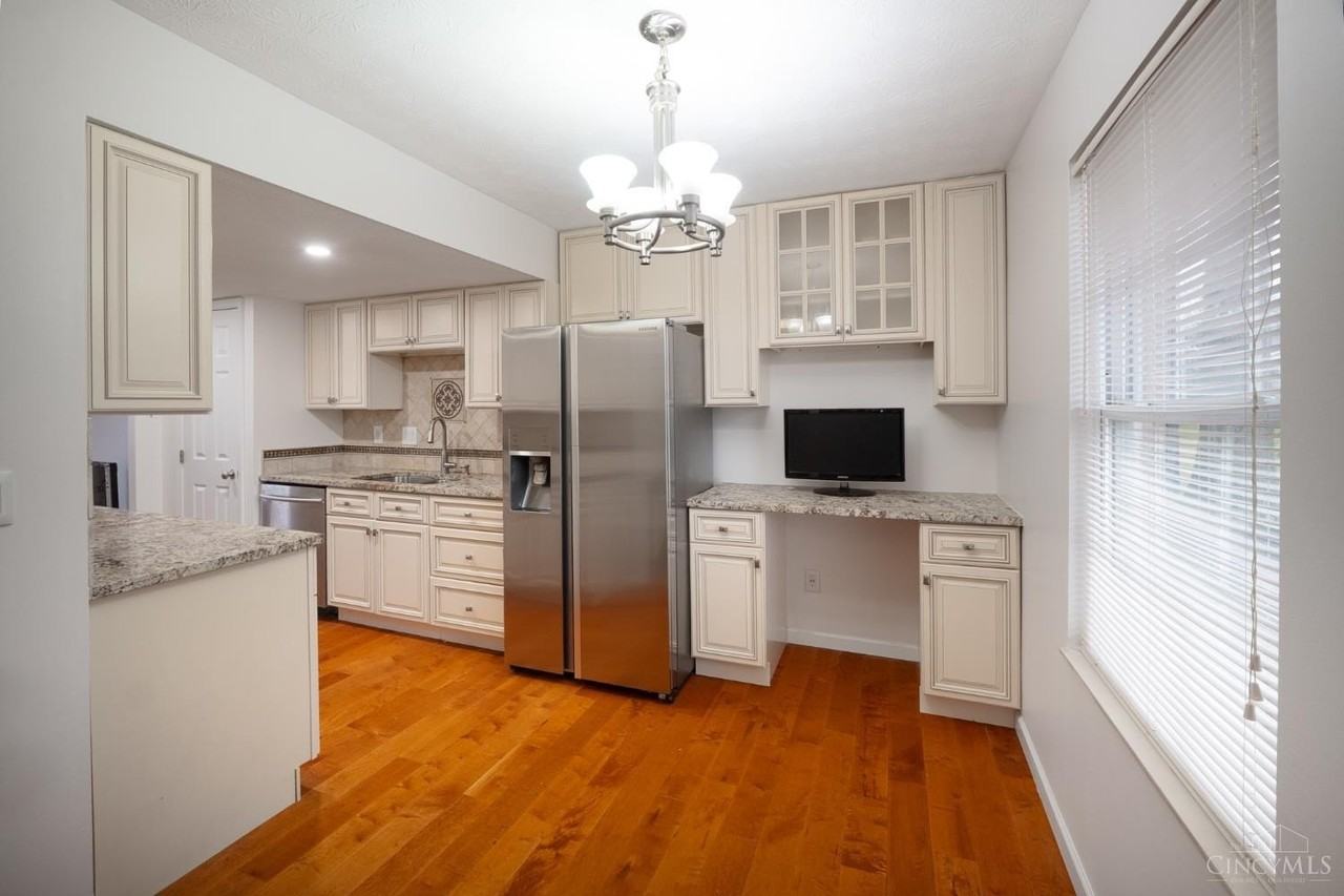 10891 Ponds Ln - Photo 6 of 37