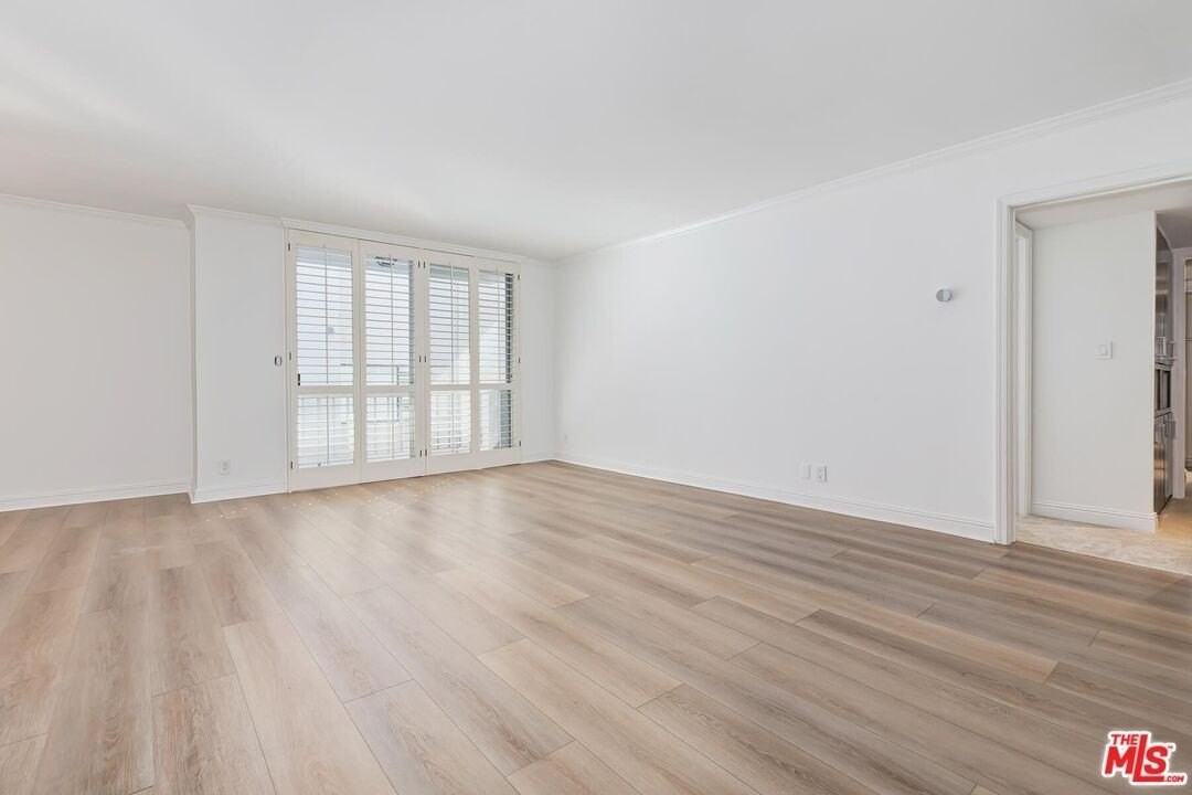 1710 Malcolm Ave Apt 303 #303 - Photo 4 of 18