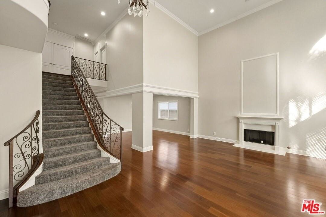 5217 Etiwanda Ave - Photo 5 of 42