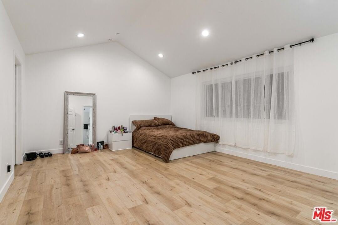 20318 Blythe St - Photo 2 of 23