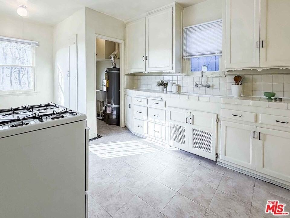 3427 12th Ave - Photo 5 of 13