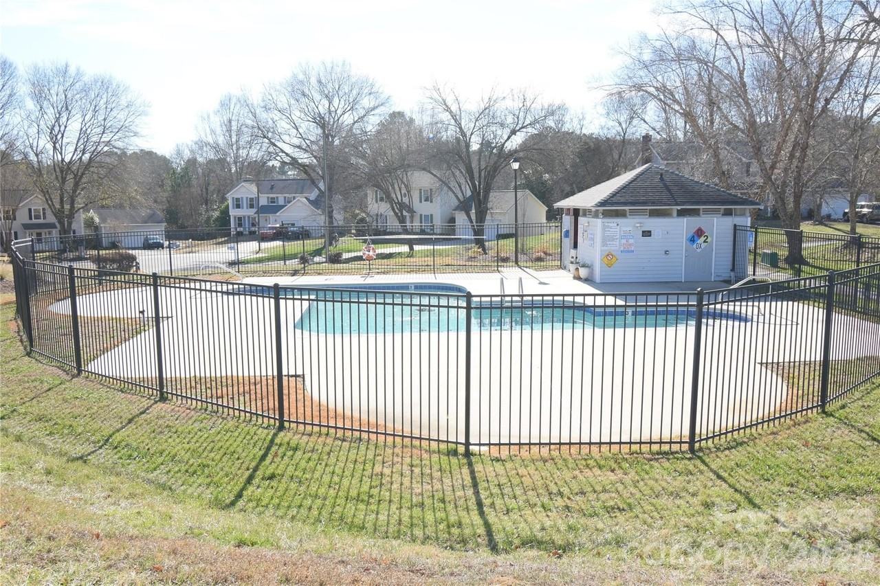 108 Water Oak Dr - Photo 3 of 29