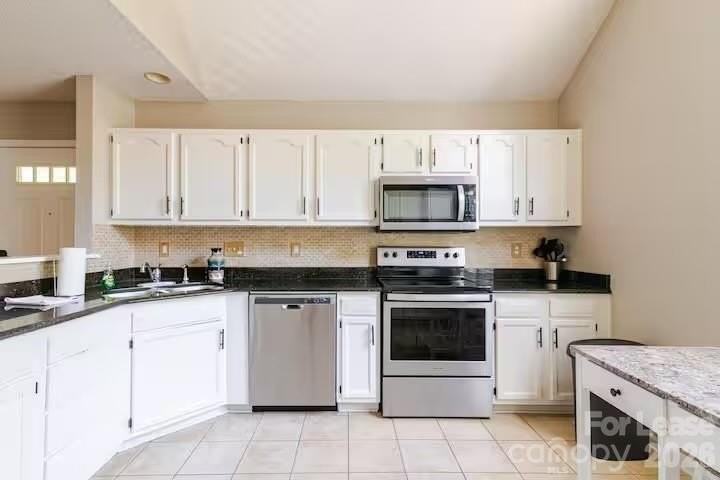 8263 Southgate Commons Dr - Photo 4 of 28