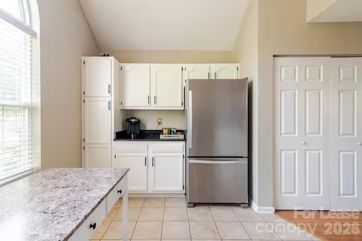 8263 Southgate Commons Dr - Photo 6 of 28