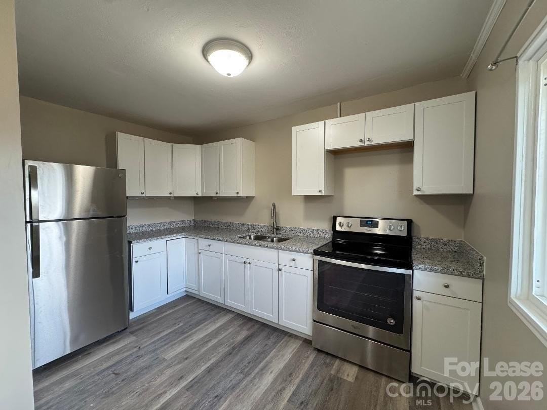 323 N Flint St - Photo 2 of 8