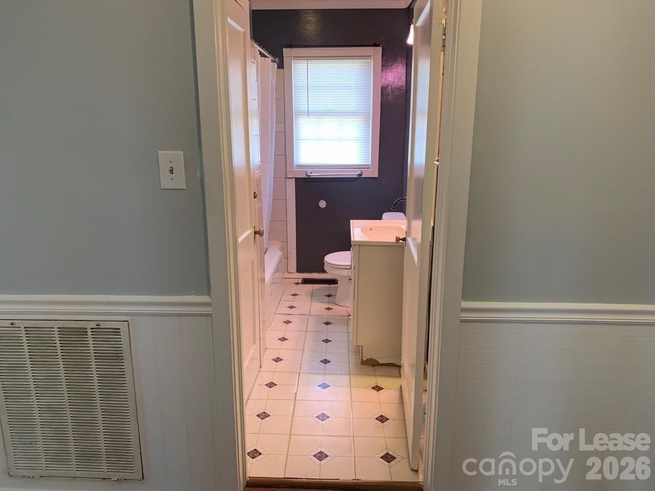544 N Center St #A546 - Photo 3 of 33