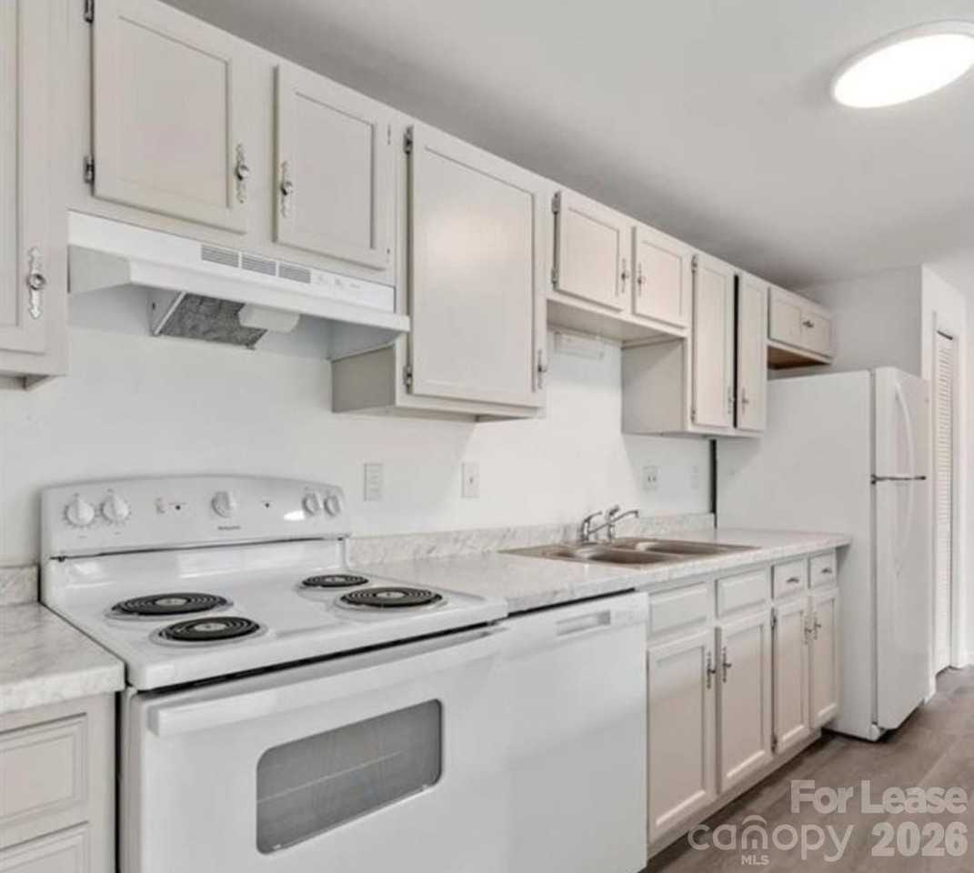 9333 Old Concord Rd Apt J #J - Photo 4 of 6