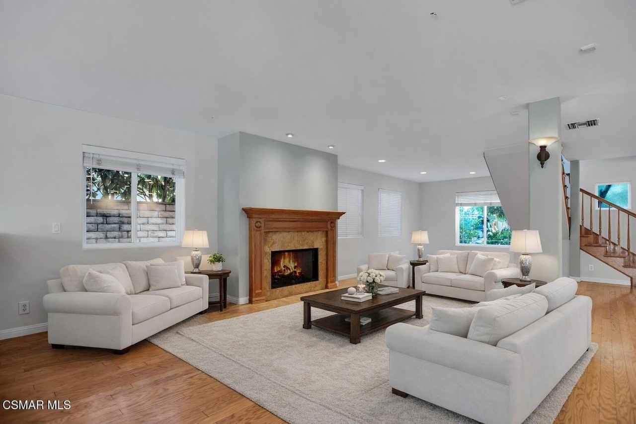 4539 Mammoth Ave - Photo 6 of 33