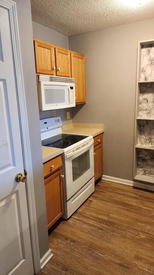 2601 Riverridge Ct Unit D #D - Photo 4 of 15