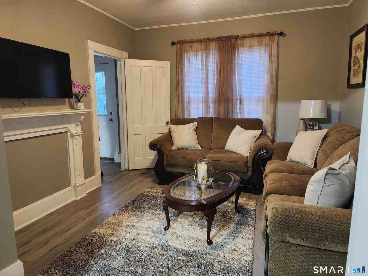 158 N Main St - Photo 3 of 20