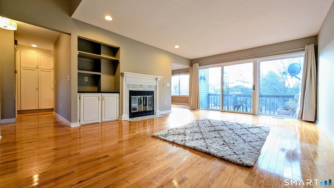 10 Ledgewood Dr #10 - Photo 4 of 38