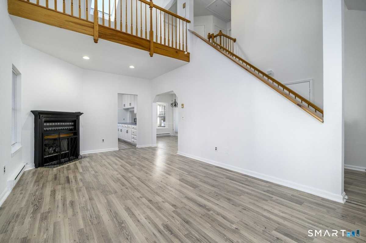 905 Oronoke Rd #13 - Photo 5 of 28