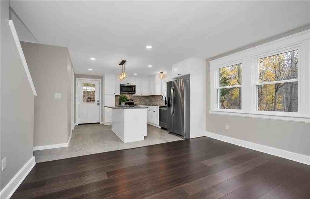 346 Middlebury Rd - Photo 4 of 22