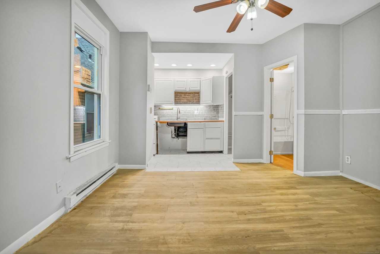 915 S Main St #2SREAR - Photo 2 of 6