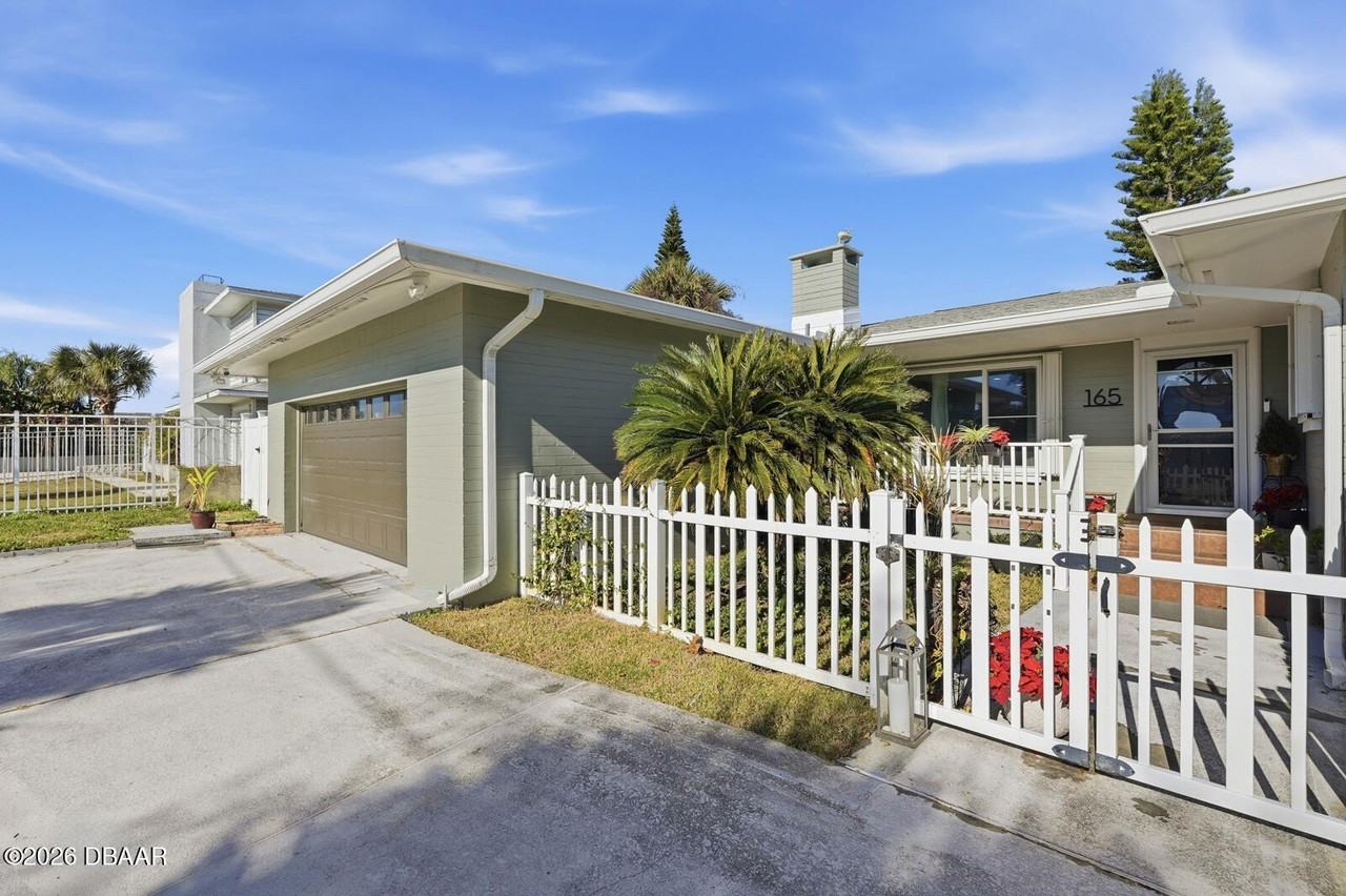 165 Ormond Pkwy - Photo 3 of 41