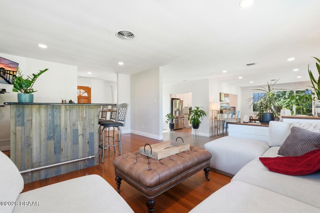 165 Ormond Pkwy - Photo 7 of 38