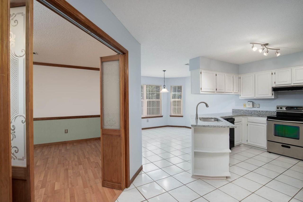 1406 Ariel Ln - Photo 5 of 24