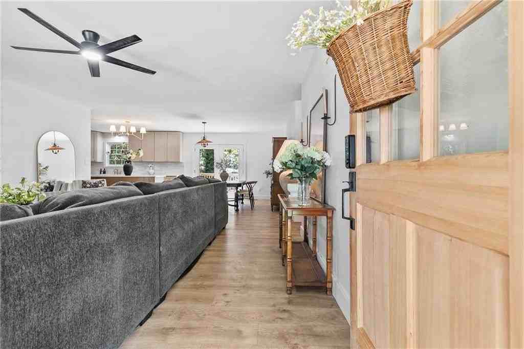 2667 Tammi Ln - Photo 4 of 32