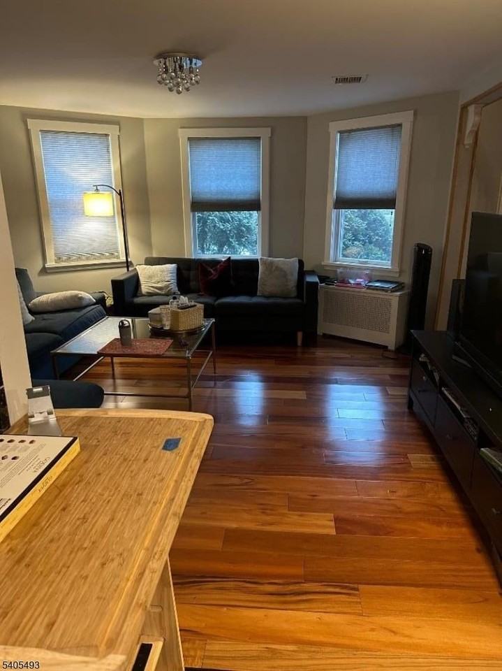 200 Claremont Ave - Photo 5 of 9