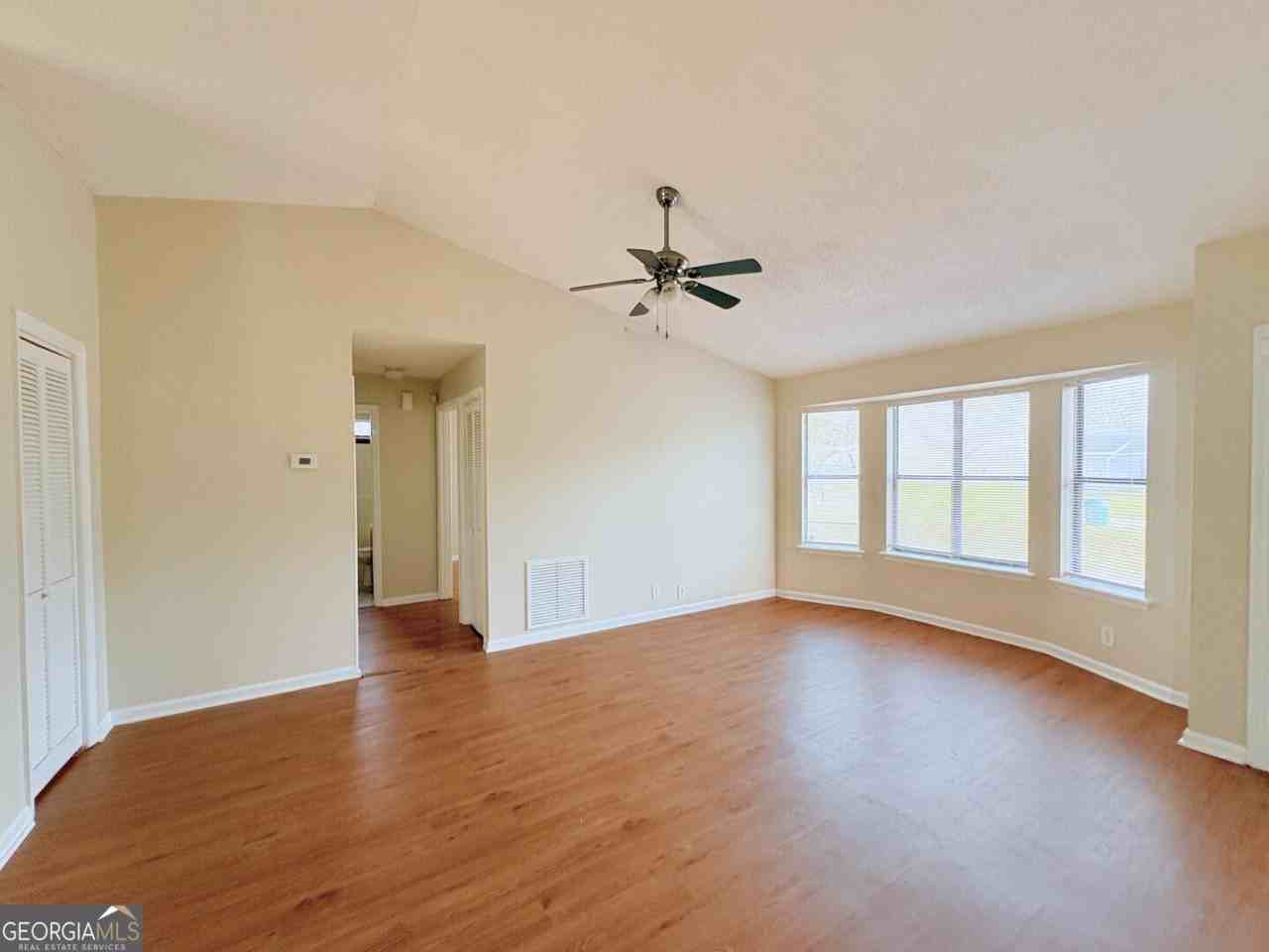 414 Sunnyside Dr - Photo 6 of 33