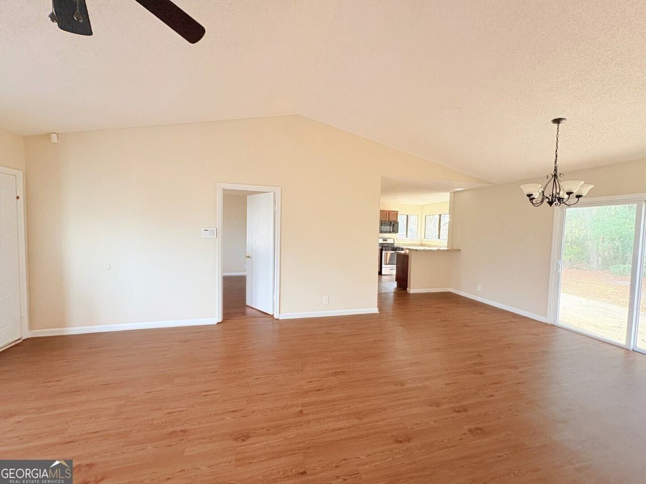 414 Sunnyside Dr - Photo 7 of 33