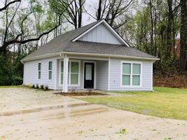 featured image of 105 Oak St