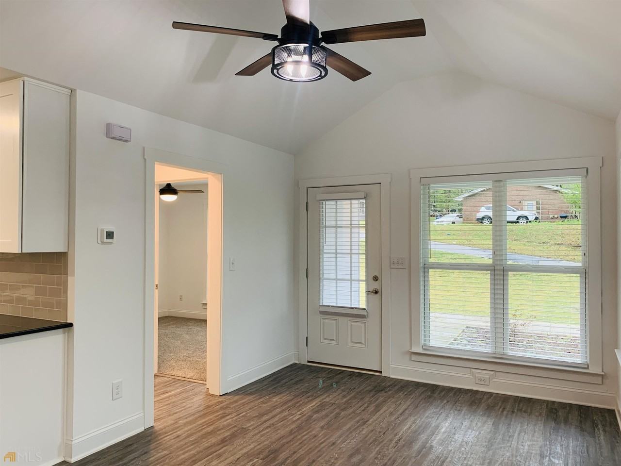 105 Oak St - Photo 7 of 20