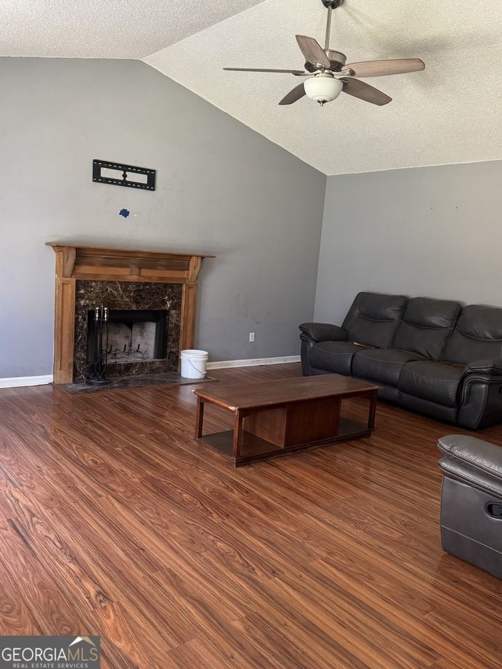 1579 Madison Ct - Photo 3 of 16