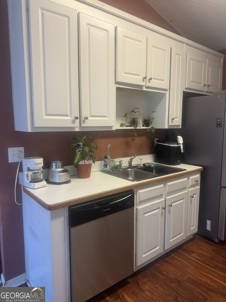 1579 Madison Ct - Photo 6 of 16