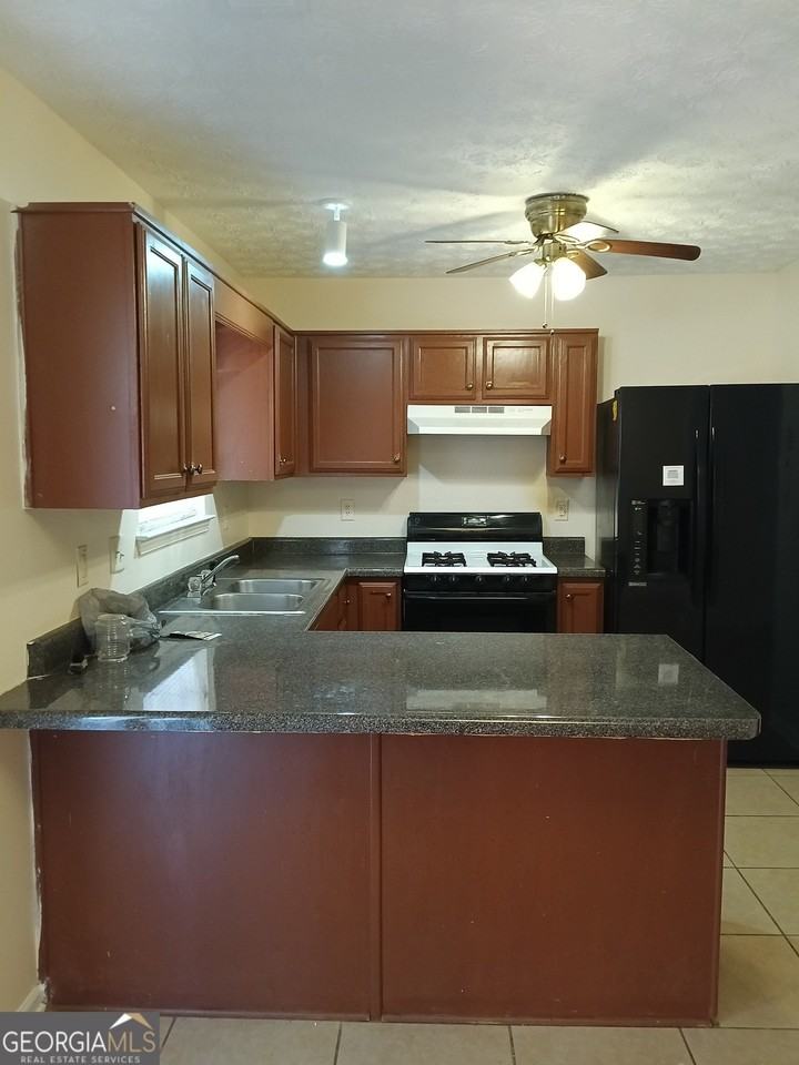 3049 Fields Dr - Photo 4 of 14