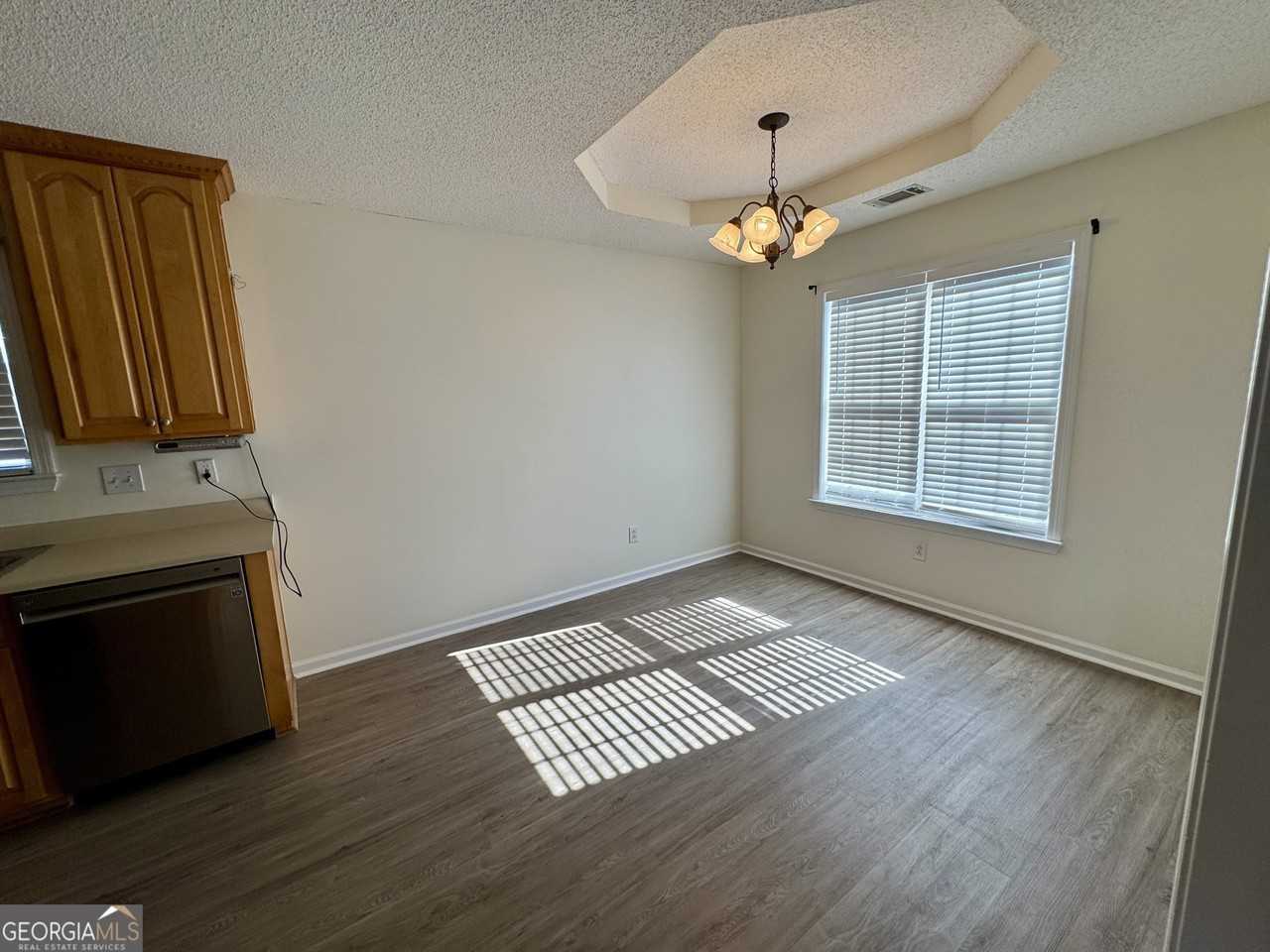 505 Dorothy Ct - Photo 3 of 11