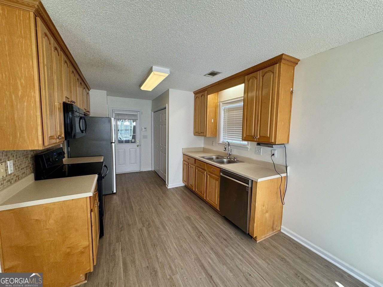 505 Dorothy Ct - Photo 4 of 11