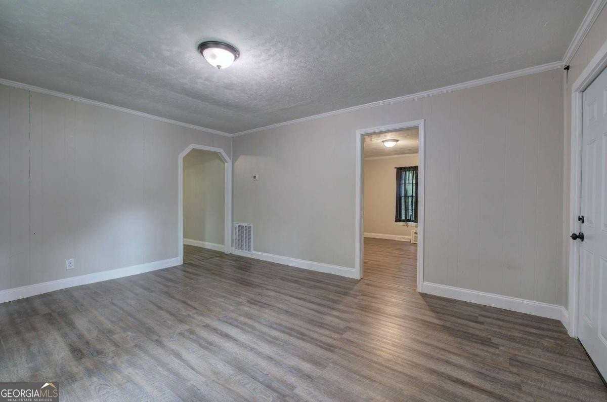 2014 Maple Ave Sw - Photo 3 of 22