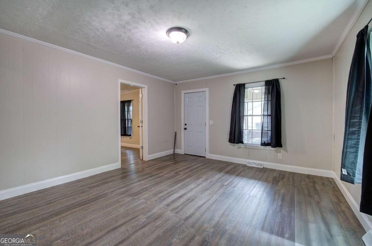 2014 Maple Ave Sw - Photo 4 of 22