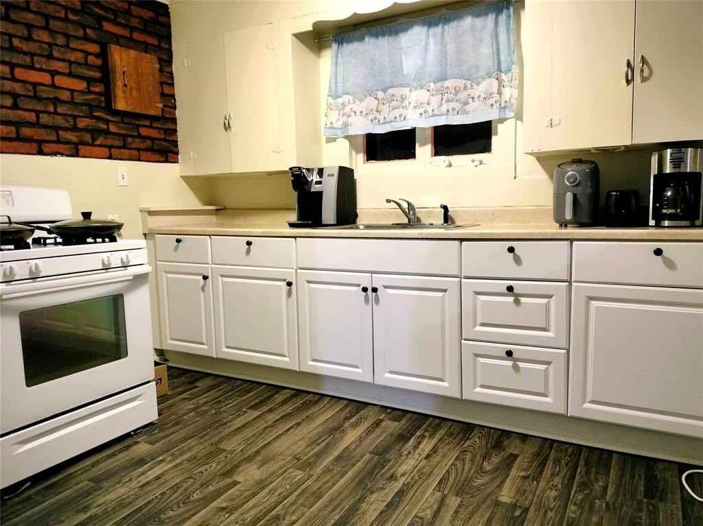 31 Indiana St - Photo 3 of 12