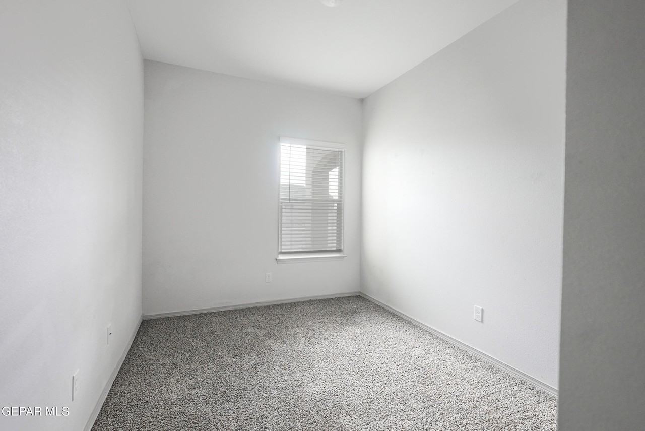 461 Villa Ysleta Dr - Photo 4 of 14