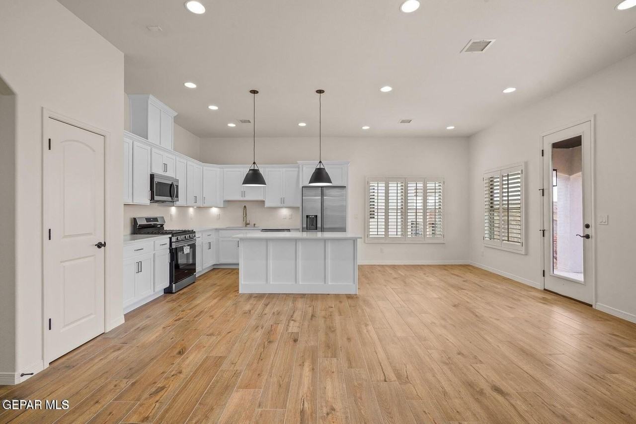 14941 Concept Ct - Photo 3 of 15