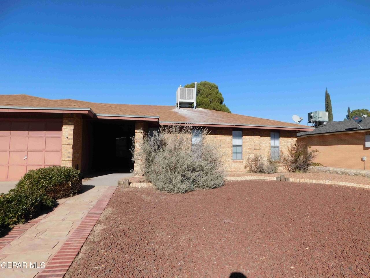 11249 War Feather Dr - Photo 2 of 34