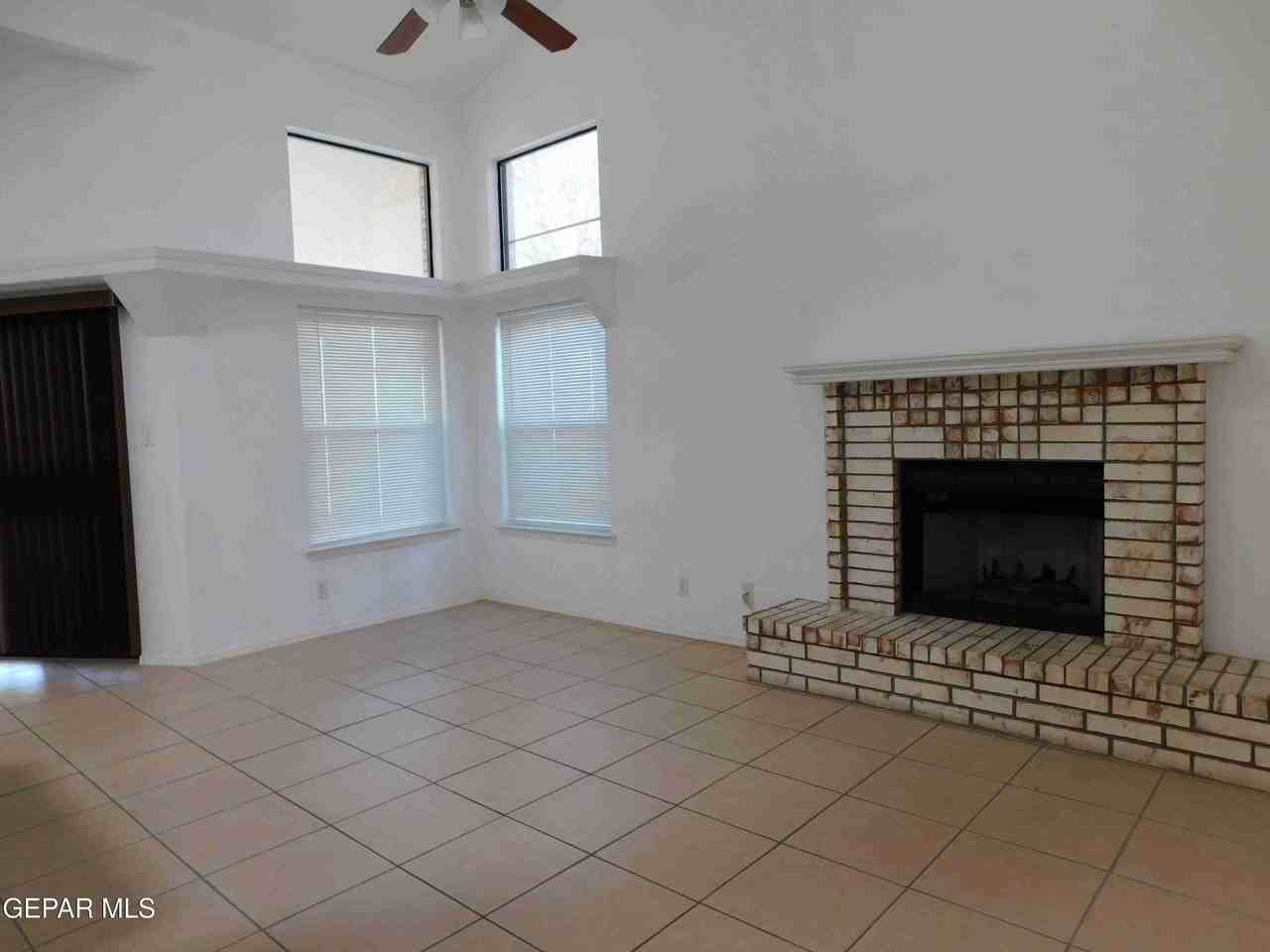 8695 Pilgrimage Cir - Photo 4 of 28