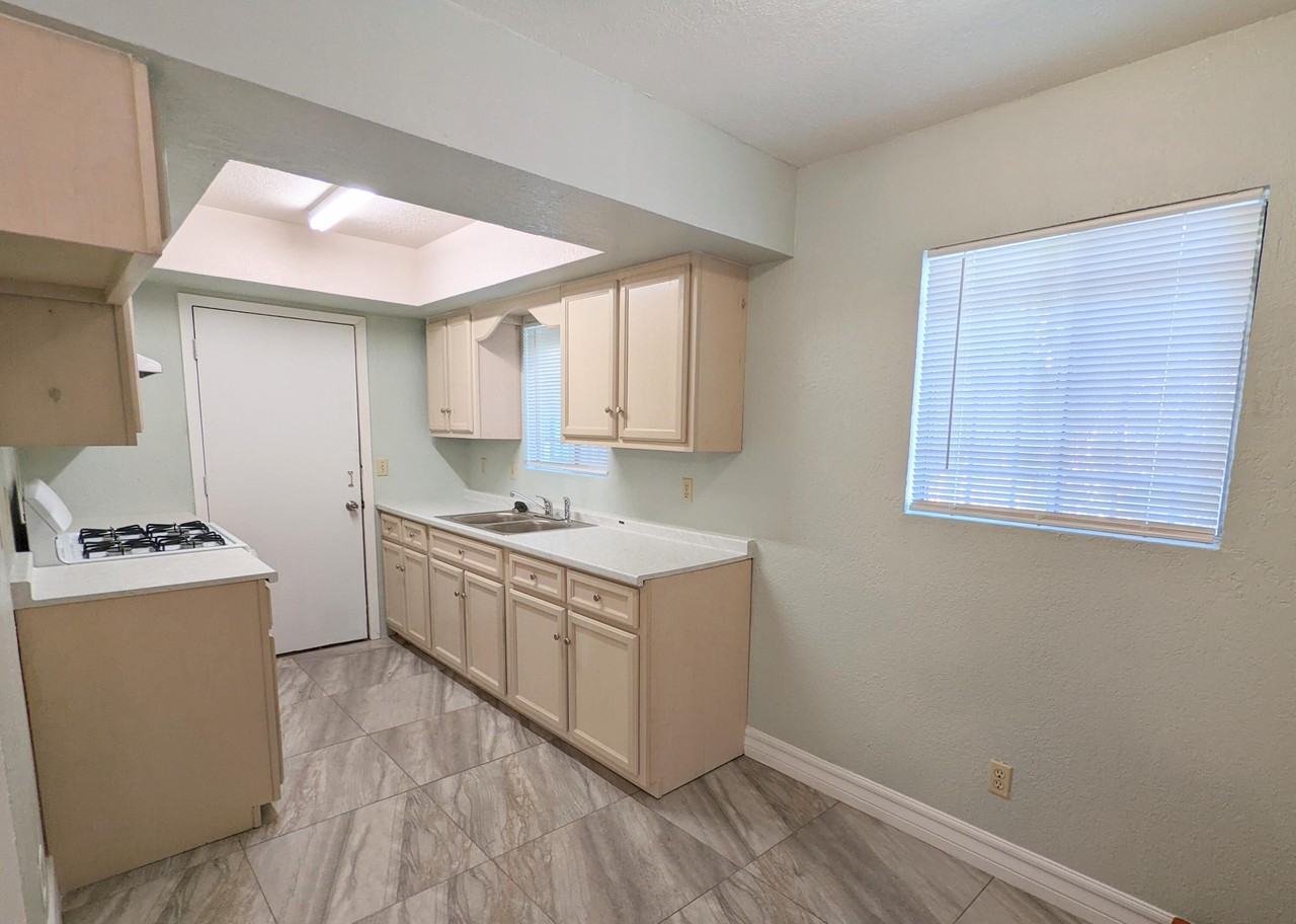 8816 Norton St Unit A #A - Photo 7 of 16