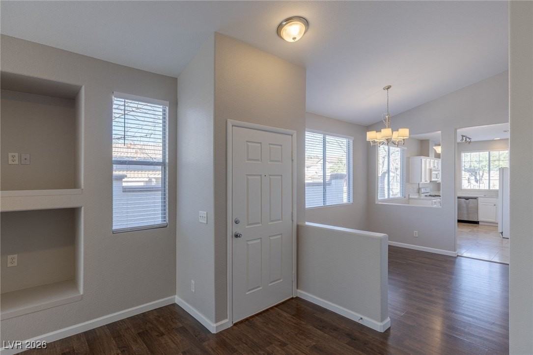 167 Mountainside Dr - Photo 5 of 48