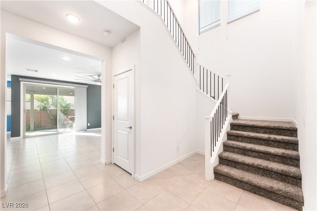 541 Ruby Mesa Ave - Photo 3 of 38