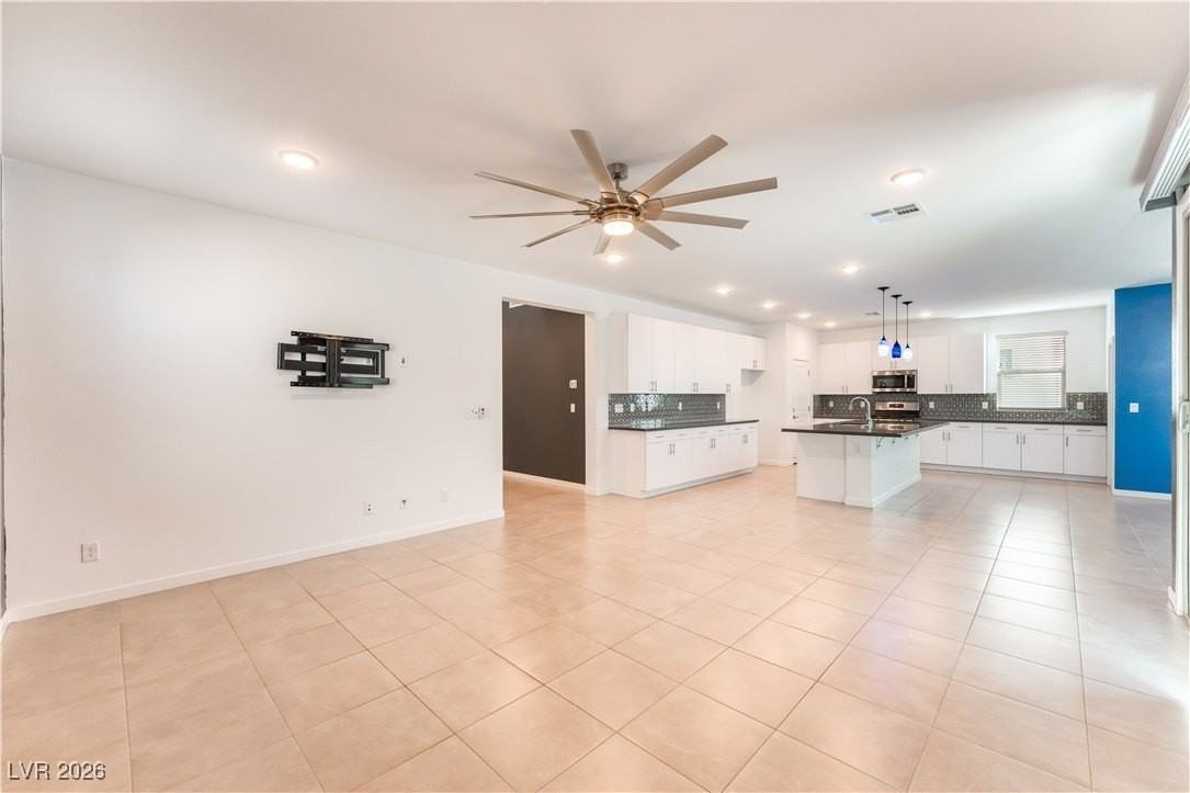 541 Ruby Mesa Ave - Photo 5 of 38