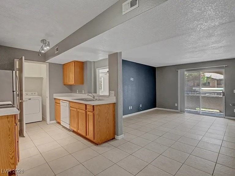 201 Mission Laguna Ln #104