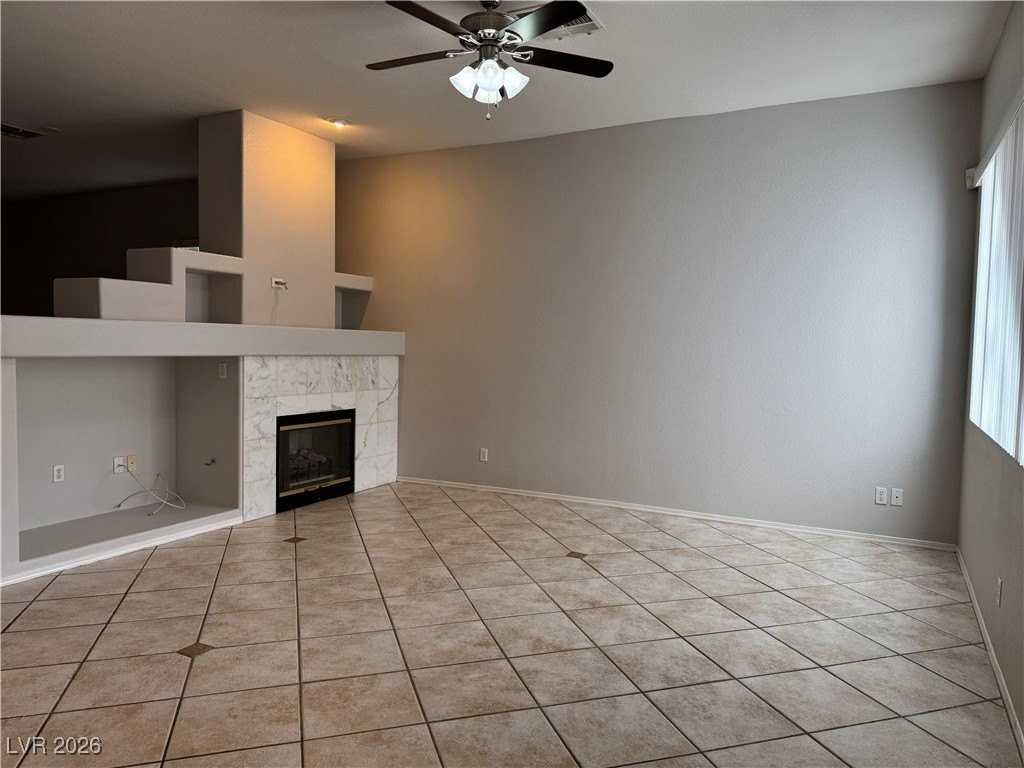 1083 Hernandez Ave - Photo 4 of 24