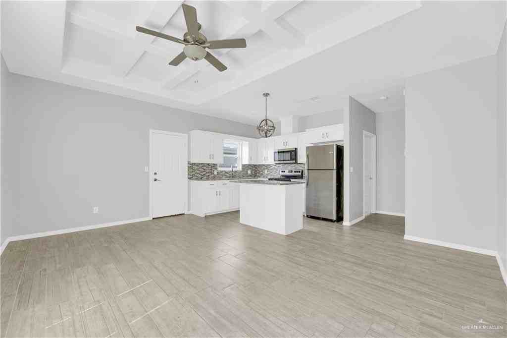 4905 N Winona Dr #3 - Photo 4 of 14