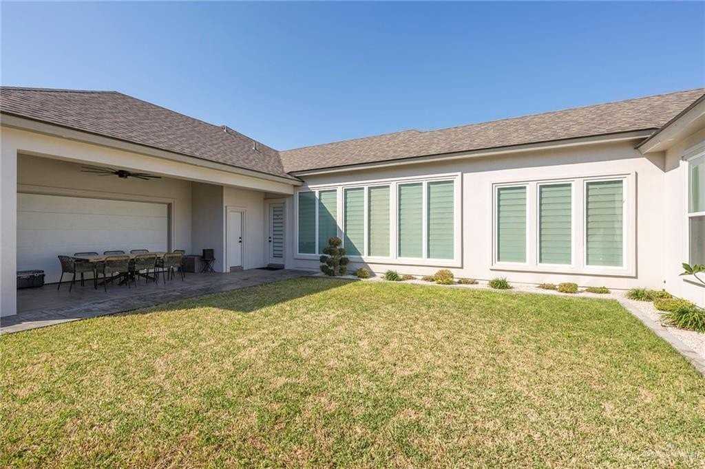 1505 Mount St - Photo 2 of 25