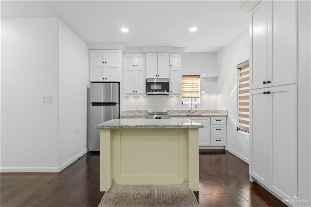 2833 Melanie Dr - Photo 4 of 17